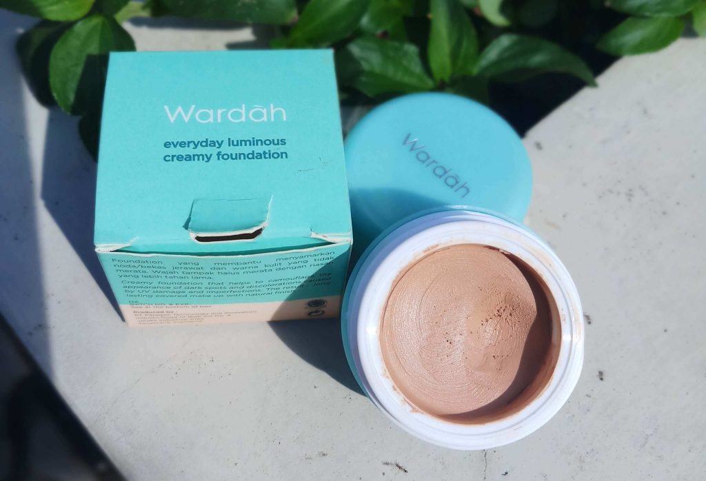 Review Wardah Luminous Creamy Foundation Sitatur Rohmah