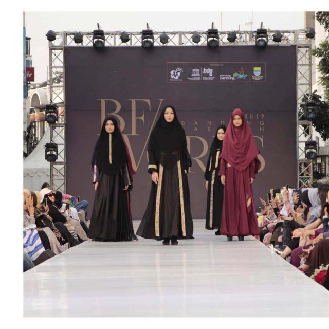 Rosmala Syari Menuju Kiblat Fashion Muslim Dunia