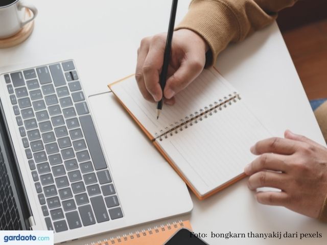 Cara Mengatur Keuangan Rumah Tangga Agar Tidak Boros Catatan